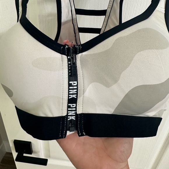 Victoria Secret Pink camo sports bra size small - Picture 3 of 4
